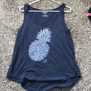 Grey tank top with pineapple